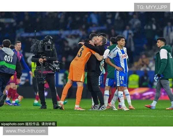 皇家社会1-1巴塞罗那，VAR取消进球引发争议